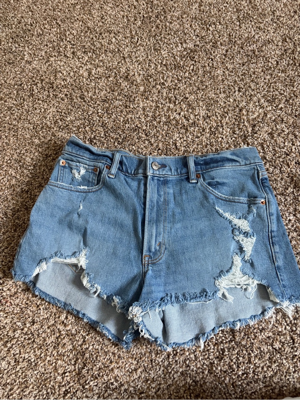 Abercrombie and Fitch mom mid rise denim shorts size 28 / 6
